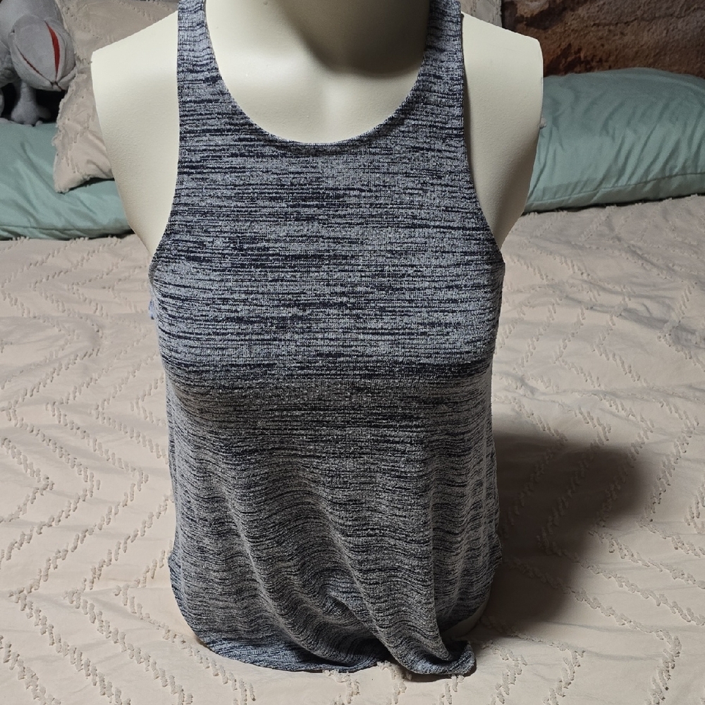 π£ Heathered Grey Flowy Tank